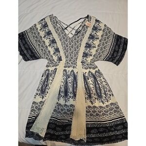 Flying Tomatoe Paisley V-Neck Dress with Lace Detail and Short Sleeves Size Sm